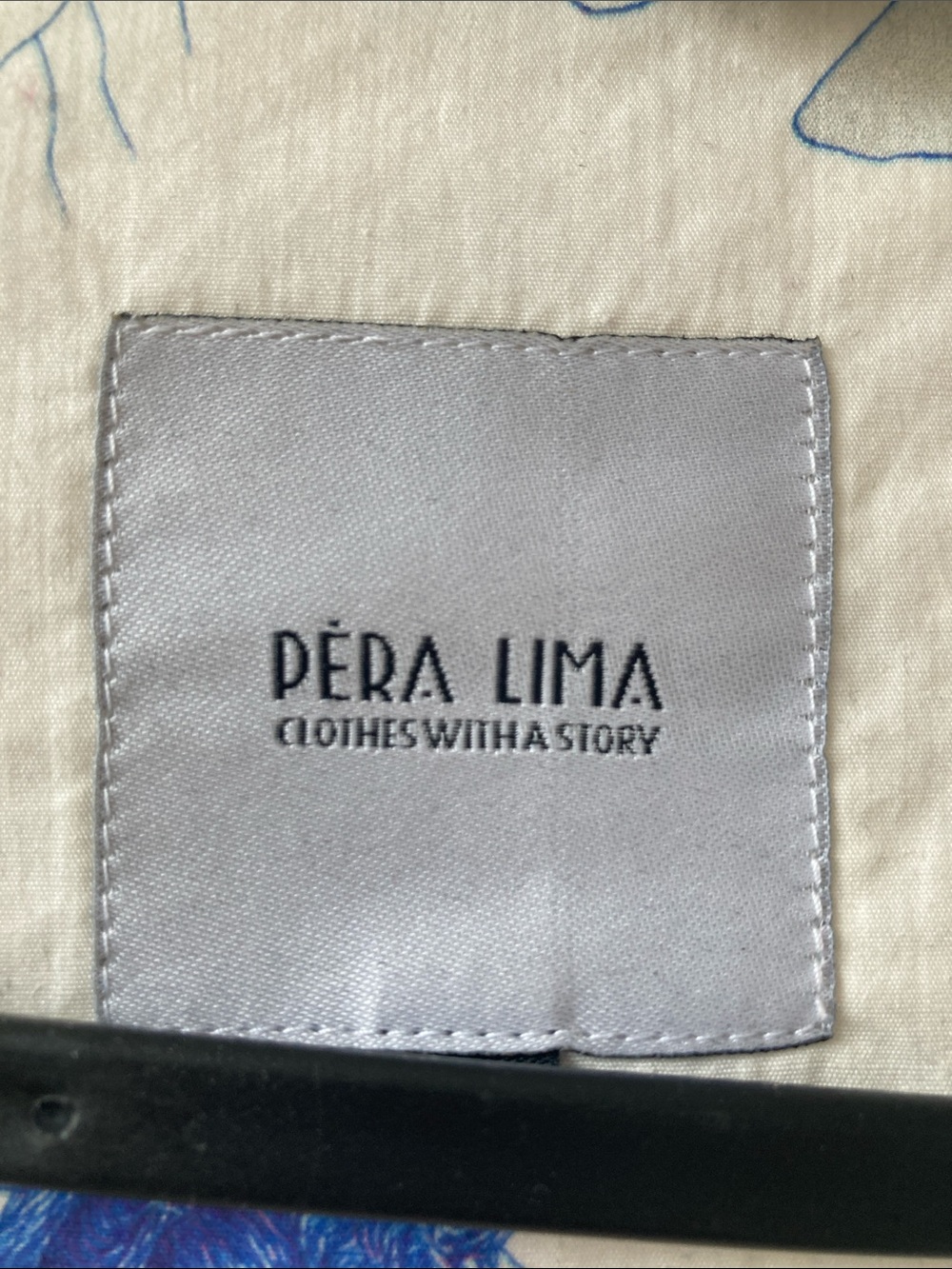 Pera Lima White V-Neck Blue Print Top 100% cotton
One size fits S or M - Picture 6 of 6